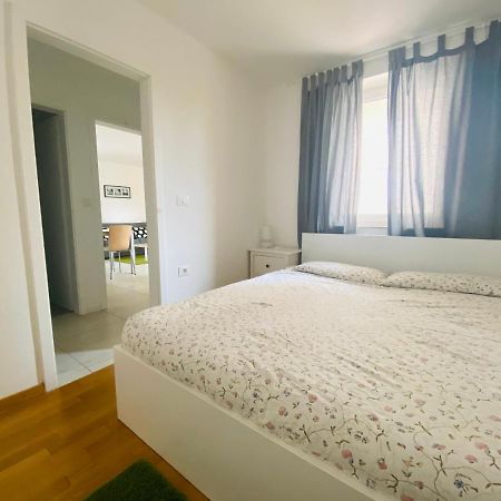 בפורטורוז Apartments Lucija מראה חיצוני תמונה